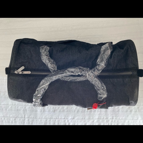 NWT- True Religion Bag - Picture 2 of 8